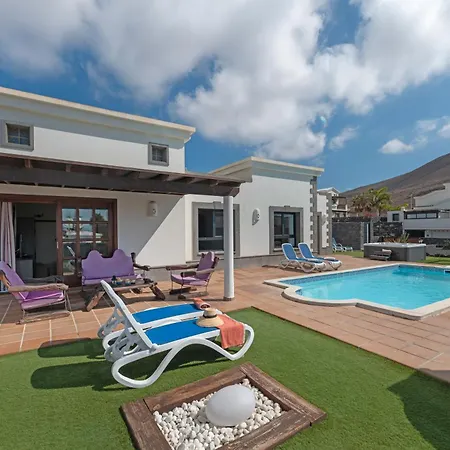 Alisios 58 * Playa Blanca (Lanzarote)